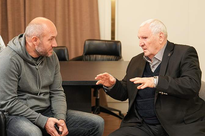 “Neftçi”nin əfsanəvi futbolçusu: “Necə olur ki, əcnəbiyə bütün məbləğ ödənilir, bizimkinə çatanda yox?” - MÜSAHİBƏ + VİDEO