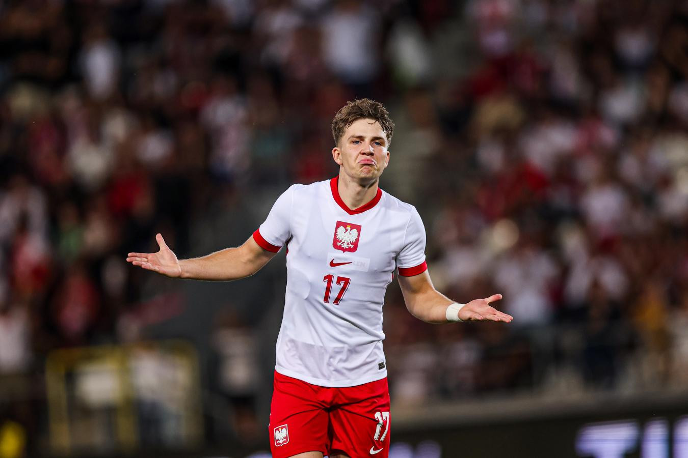 “Çelsi”, “Siti” və “Arsenal” 17 yaşlı polşalı oyunçu uğrunda mübarizə aparmağa hazırdır