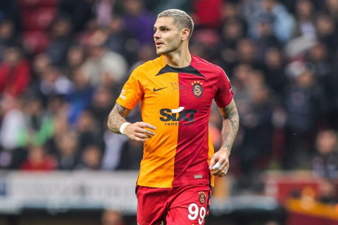 Бывшая жена Икарди обвинила футболиста в неуплате алиментов