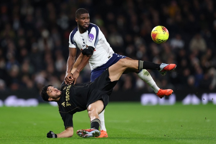 “Fulhem” erkən qolların sayəsində “Tottenhem”ə qalib gəlib