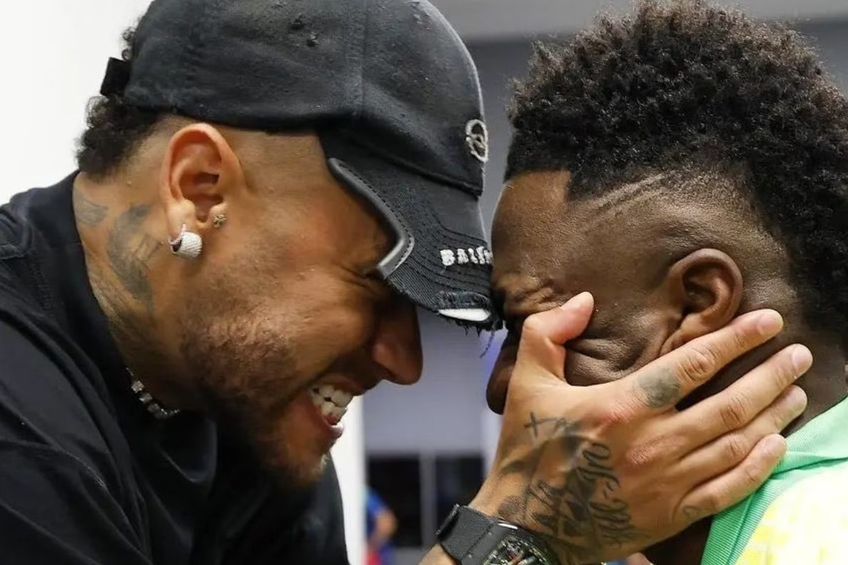 Neymar Vinisiusa məsləhət verib