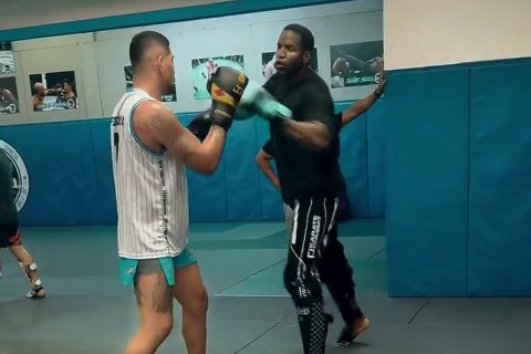 Aleks Pereyra ağır sparrinqə çıxıb - VİDEO