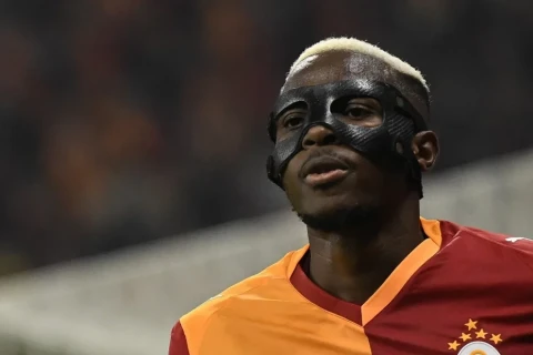 Osimhen derbidə oynamaq üçün israrlıdır