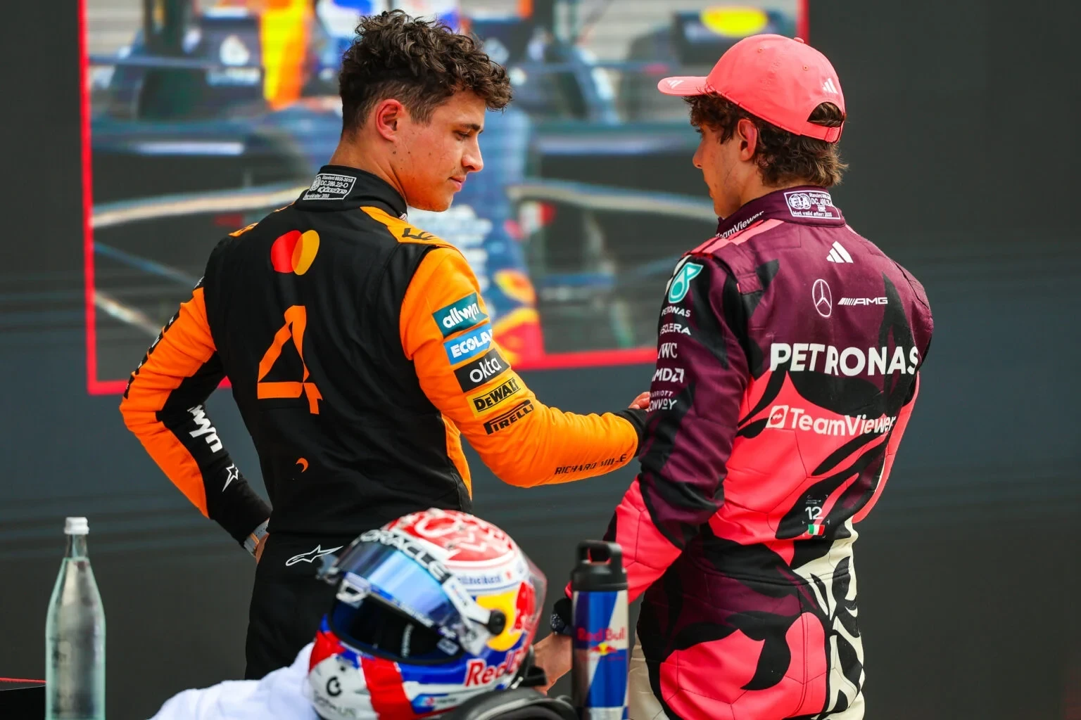 Советник "Ред Булл": "Антонелли специально пропустил Норриса"