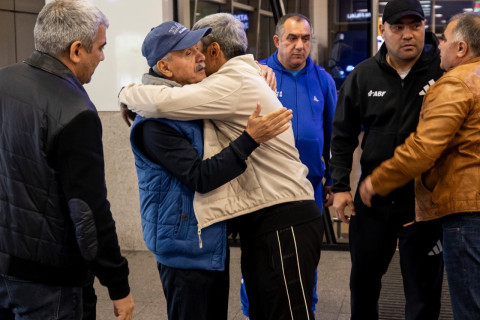 Boks üzrə Azərbaycan milli komandası Vətənə qayıdıb - FOTO