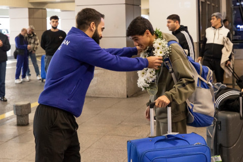 Boks üzrə Azərbaycan milli komandası Vətənə qayıdıb - FOTO