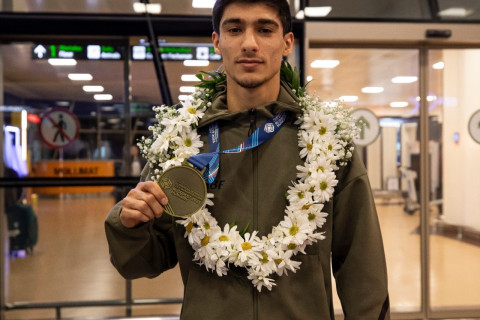 Boks üzrə Azərbaycan milli komandası Vətənə qayıdıb - FOTO