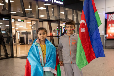 Boks üzrə Azərbaycan milli komandası Vətənə qayıdıb - FOTO