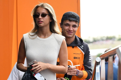 Ландо Норрис борется за чемпионство Формулы-1 при поддержке девушки - ФОТО