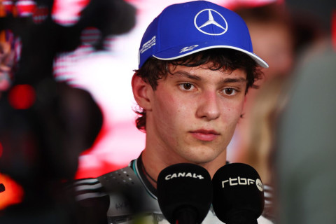 ФИА выступила в поддержку дебютанта Формулы - 1 после травли в сети