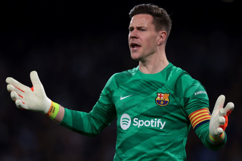 Ter Stegen returns to full training at Barcelona