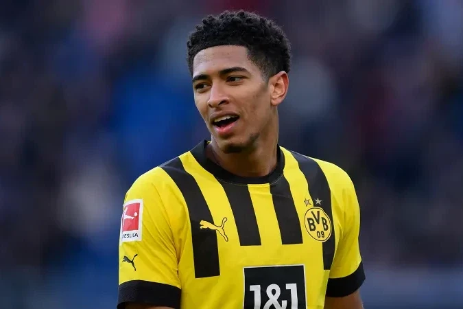 Almaniya kubokunda 16 yaşında fərqlənən futbolçu Bellinqemin rekordunu üstələdi