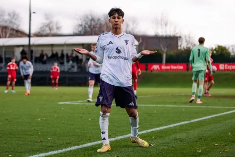 Katalonlar 15 yaşlı JJ Qabrielə görə hərəkətə keçdi - “Mançester Yunayted” istedadını əldən vermək istəmir