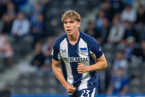 Almaniya kubokunda 16 yaşında fərqlənən futbolçu Bellinqemin rekordunu üstələdi