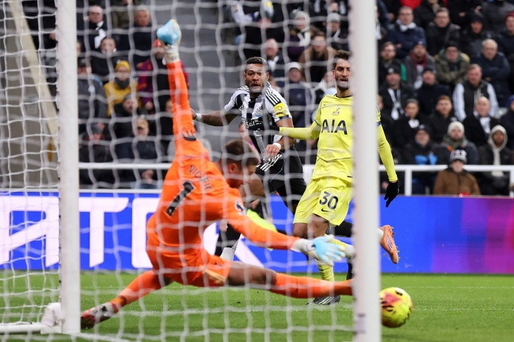 “Tottenhem” son dəqiqələrdə məğlubiyyətdən qaça bilib - VİDEO