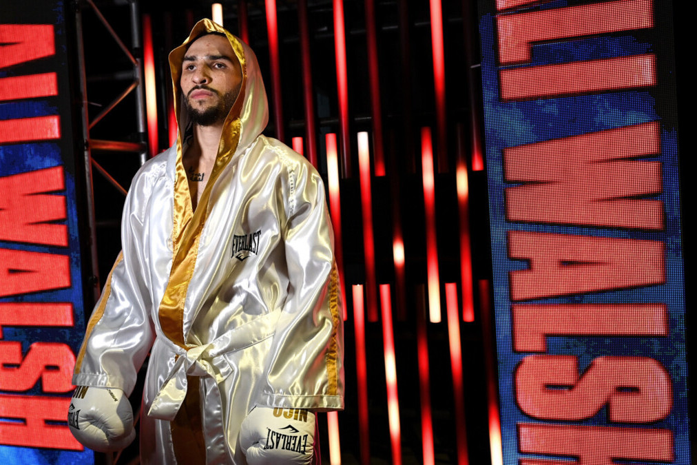 Внук Мухаммеда Али Нико Али Уолш проведет бой на турнире IBA.PRO 13 в Дубае