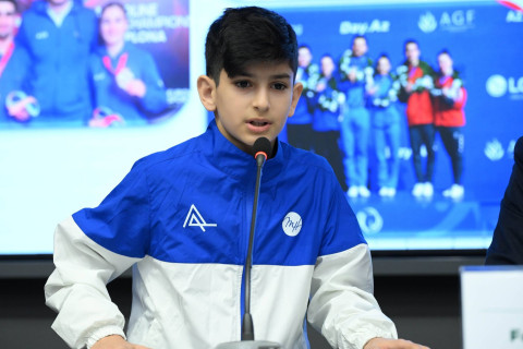 Fərid Qayıbov beynəlxalq yarışlarda yüksək nəticələr əldə etmiş idmançılarla görüşüb - FOTO