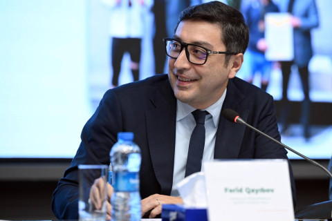 Fərid Qayıbov beynəlxalq yarışlarda yüksək nəticələr əldə etmiş idmançılarla görüşüb - FOTO