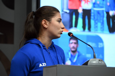 Fərid Qayıbov beynəlxalq yarışlarda yüksək nəticələr əldə etmiş idmançılarla görüşüb - FOTO