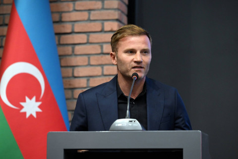 Fərid Qayıbov beynəlxalq yarışlarda yüksək nəticələr əldə etmiş idmançılarla görüşüb - FOTO