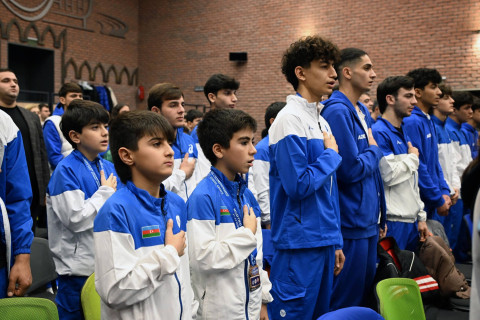 Fərid Qayıbov beynəlxalq yarışlarda yüksək nəticələr əldə etmiş idmançılarla görüşüb - FOTO