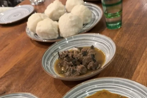 Musialanın qeyri-adi bərpa üsulu: Nigeriya yeməkləri ilə dönüş planı - FOTO