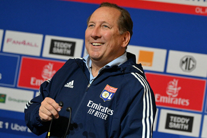 Kağız üzərində transferlər və 100 milyonluq tələb