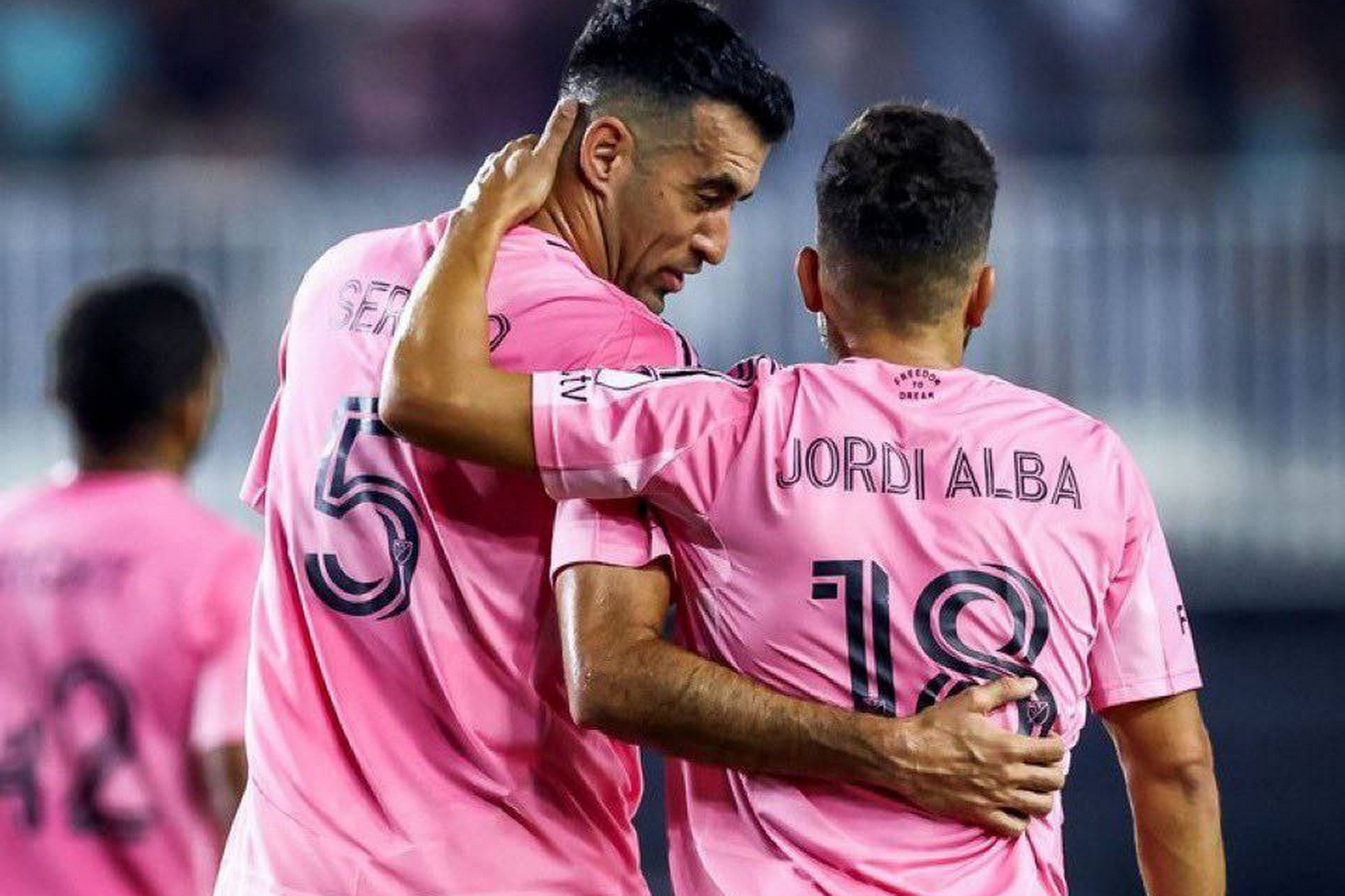 Alba və Buskets karyeralarına nöqtə qoydu