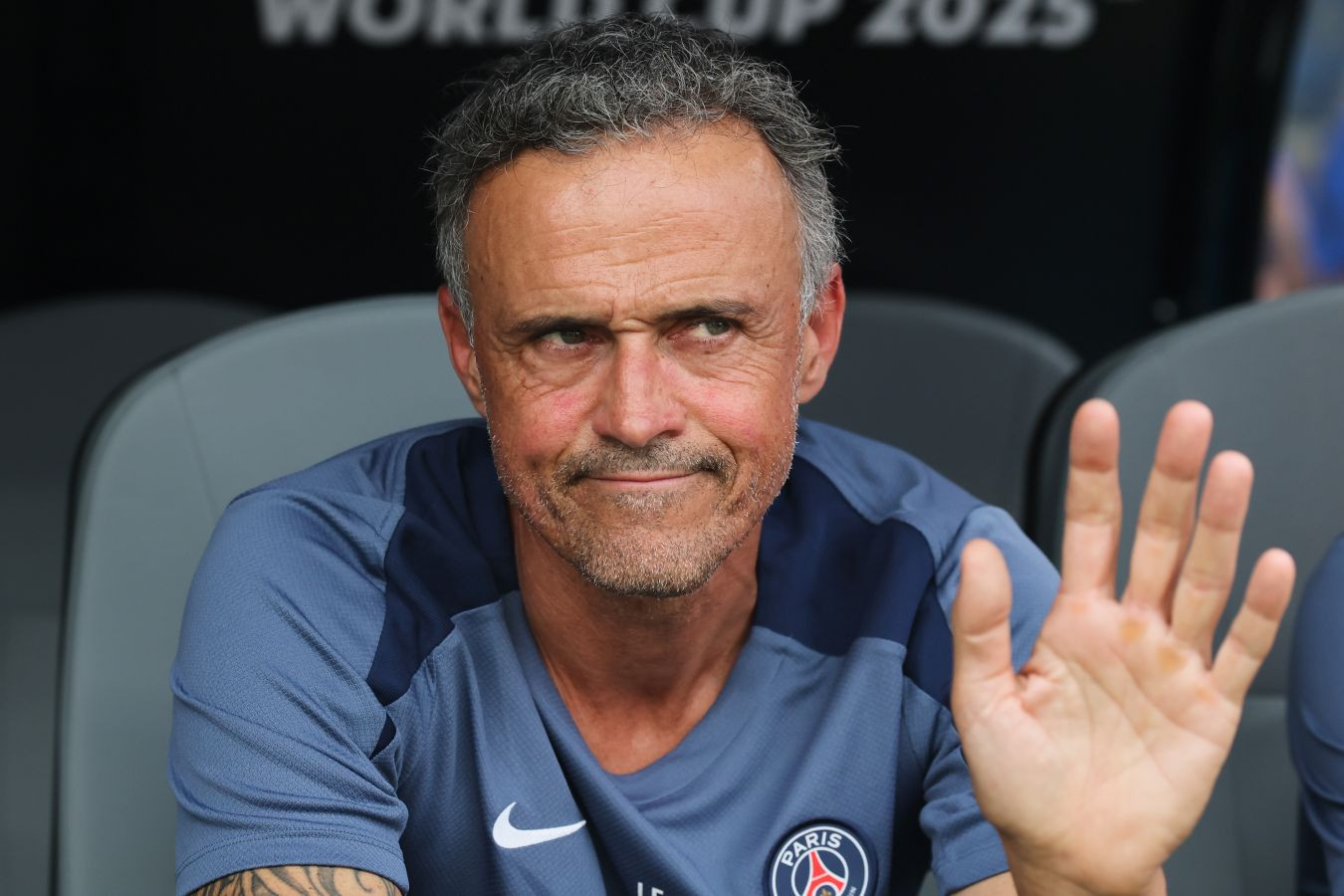 Luis Enrike mətbuat konfransında jurnalistlərə əsəbləşib