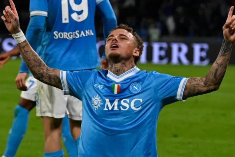 Bu axşam diqqətlər Neapoldadır