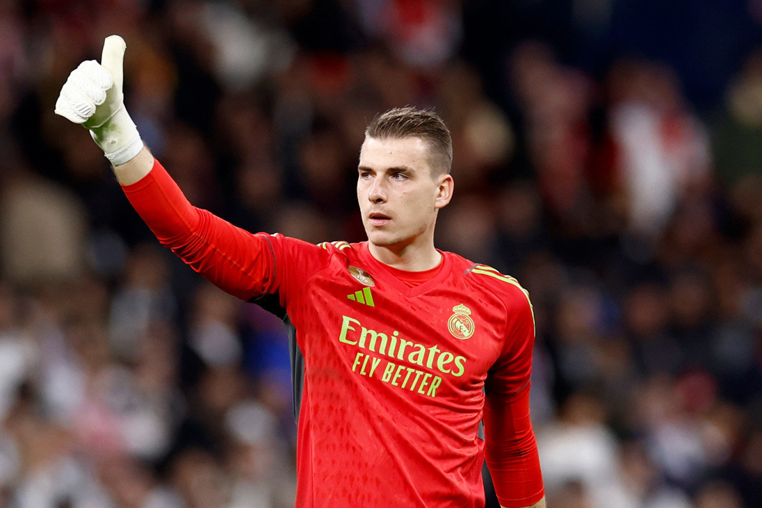 "Милан" интересуется Луниным на фоне неопределенности с Меньяном