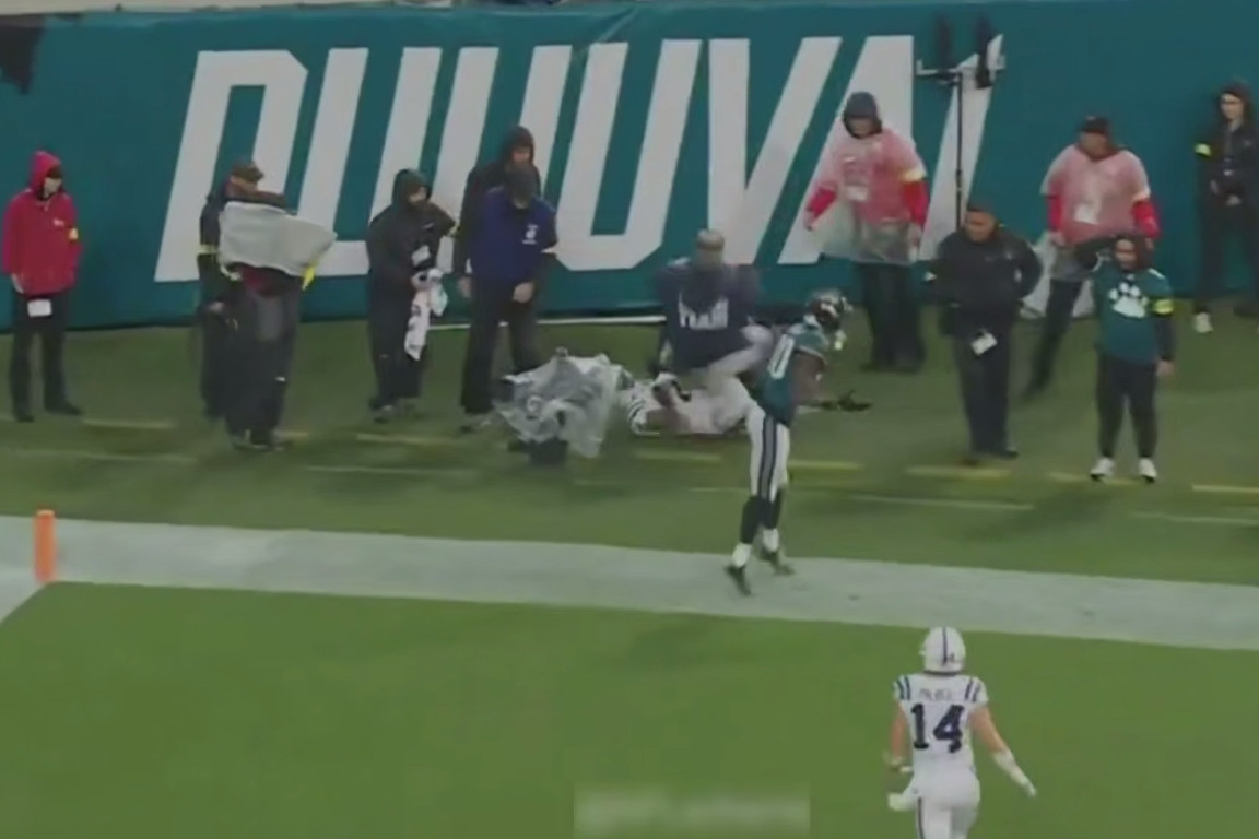 Amerika futbolunda kuryoz hadisə - VİDEO