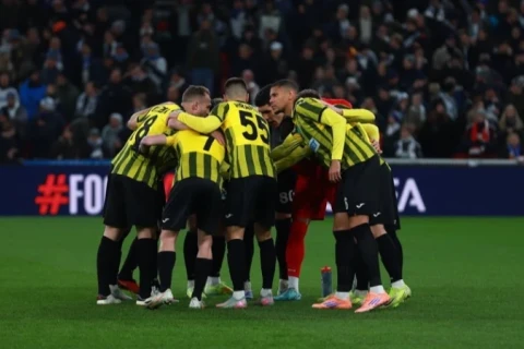 "Кайрат" минимально проиграл "Олимпиакосу" - ВИДЕО