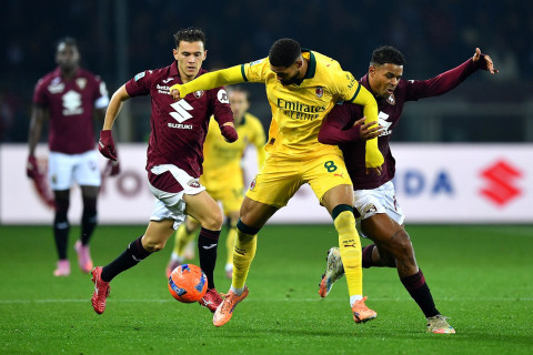 "Милан" победил "Торино" и вышел на первое место в Серии А - ВИДЕО