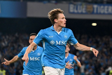 Моуринью раскрыл причину, по которой взял футболку Мактоминея после матча ЛЧ