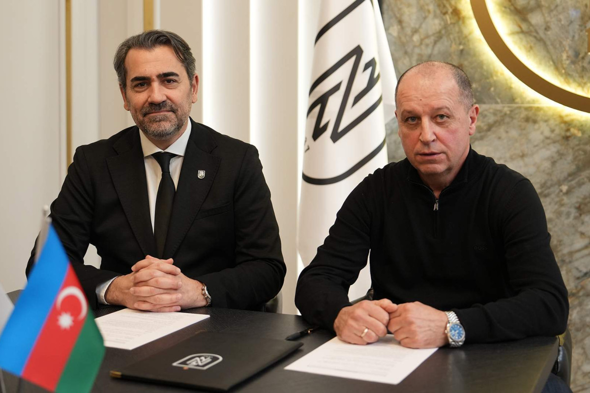 “Neftçi”nin yeni baş məşqçisi heyətlə bağlı fikrini açıqlayıb