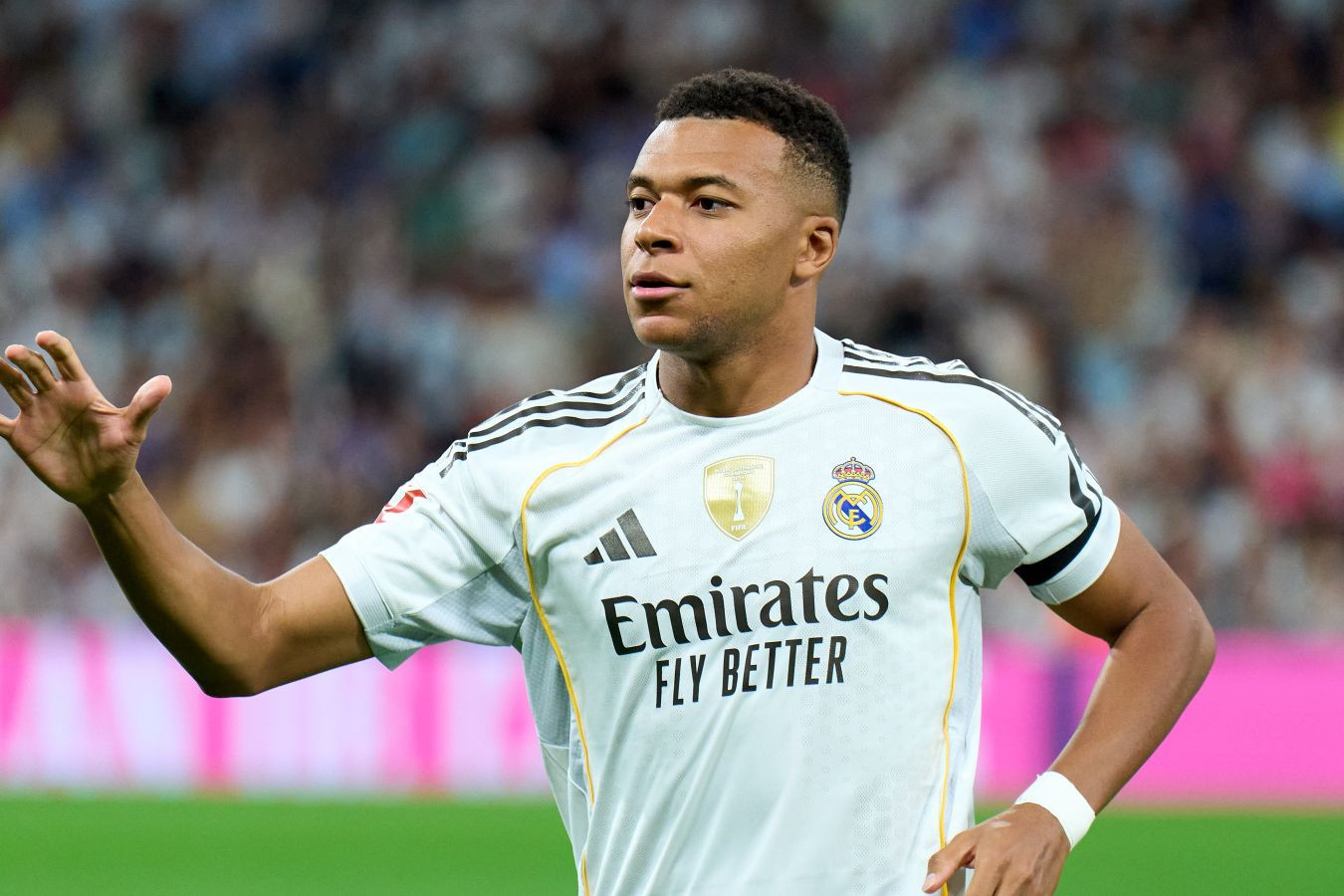 Парижский суд отклонил апелляцию Мбаппе о замораживании счетов "ПСЖ"