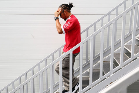 Rosberq: “Hemilton “Ferrari”dən getməməlidir”