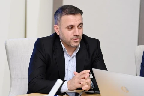 Ayxan Abbasov: “Bir zəif oyuna görə Nəriman Axundzadəni silmək tamamilə yanlış fikirdir”