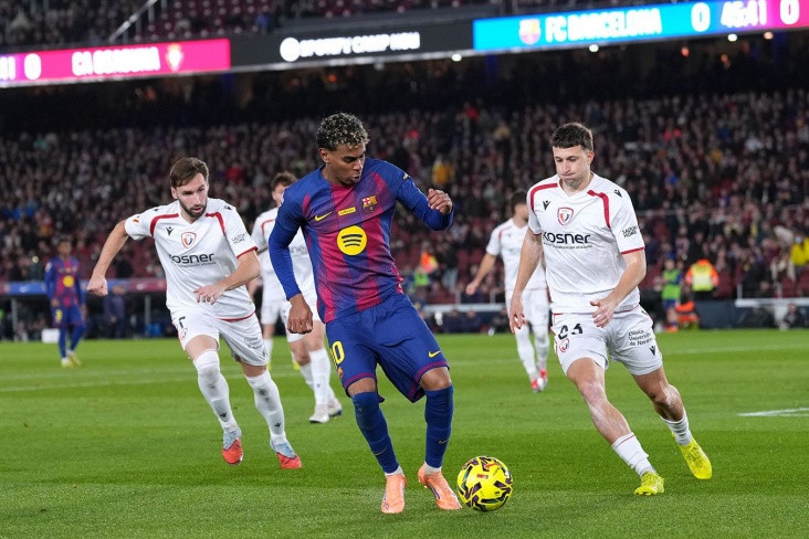 "Барселона" победила "Осасуну" благодаря дублю Рафиньи - ВИДЕО