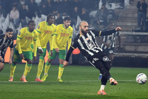 "Анже" разгромил "Нант" и отдалился от зоны вылета