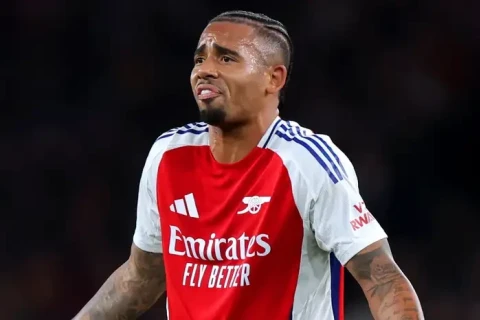 "Милан" намерен усилиться нападающим "Арсенала"