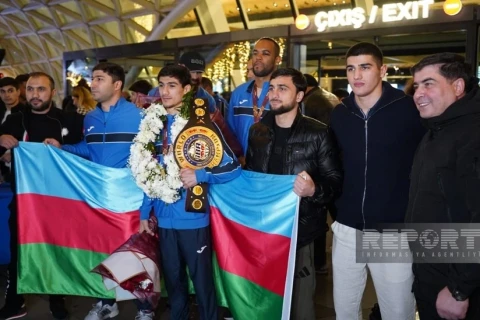 Азербайджанские боксеры, успешно выступившие на ЧМ в Дубае, вернулись на родину