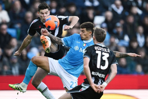 "Удинезе" минимально обыграл "Наполи", "Верона" в гостях одолела "Фиорентину"