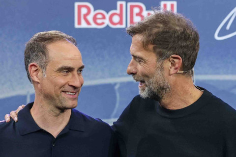 Oliver Minzlaff Kloppla bağlı şayiələrə aydınlıq gətirdi