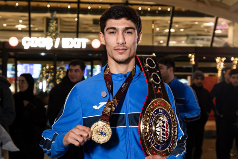 Boks üzrə Azərbaycan milli komandası Vətənə qayıdıb - FOTO