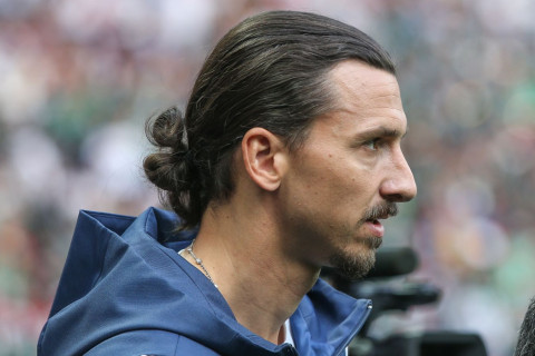 “Tezliklə” - Zlatan İbrahimoviç 2026-cı il Olimpiya məşəli ilə şəkil paylaşıb - FOTO