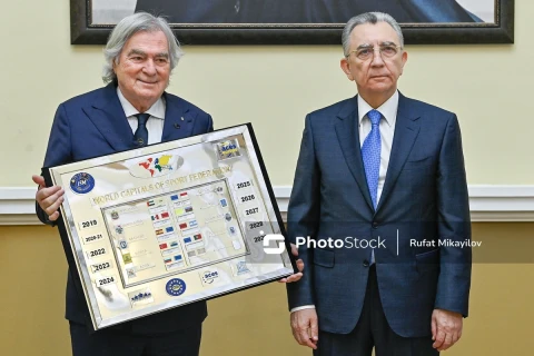 Город Баку получил табличку "Спортивная столица мира"