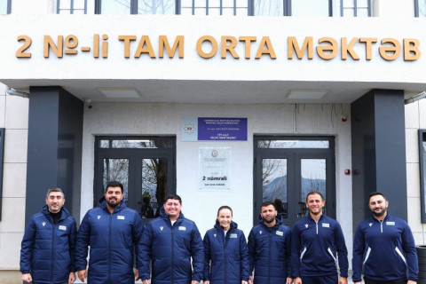 Azərbaycanın tanınmış güləşçiləri Laçında məktəblilərlə görüşüblər