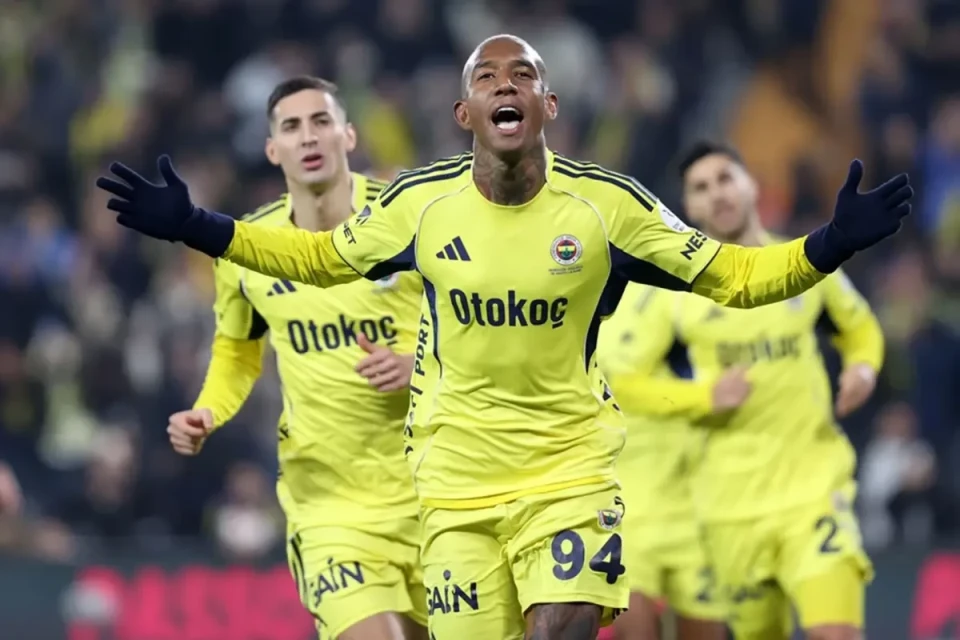 “Fənərbağça” darmadağınla liderlər qrupunda möhkəmlənib - VİDEO